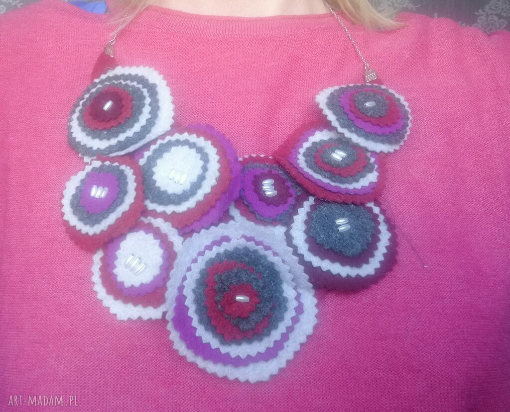 Duży filcowy naszyjnik wiszący folk i boho - kolorowy handmade