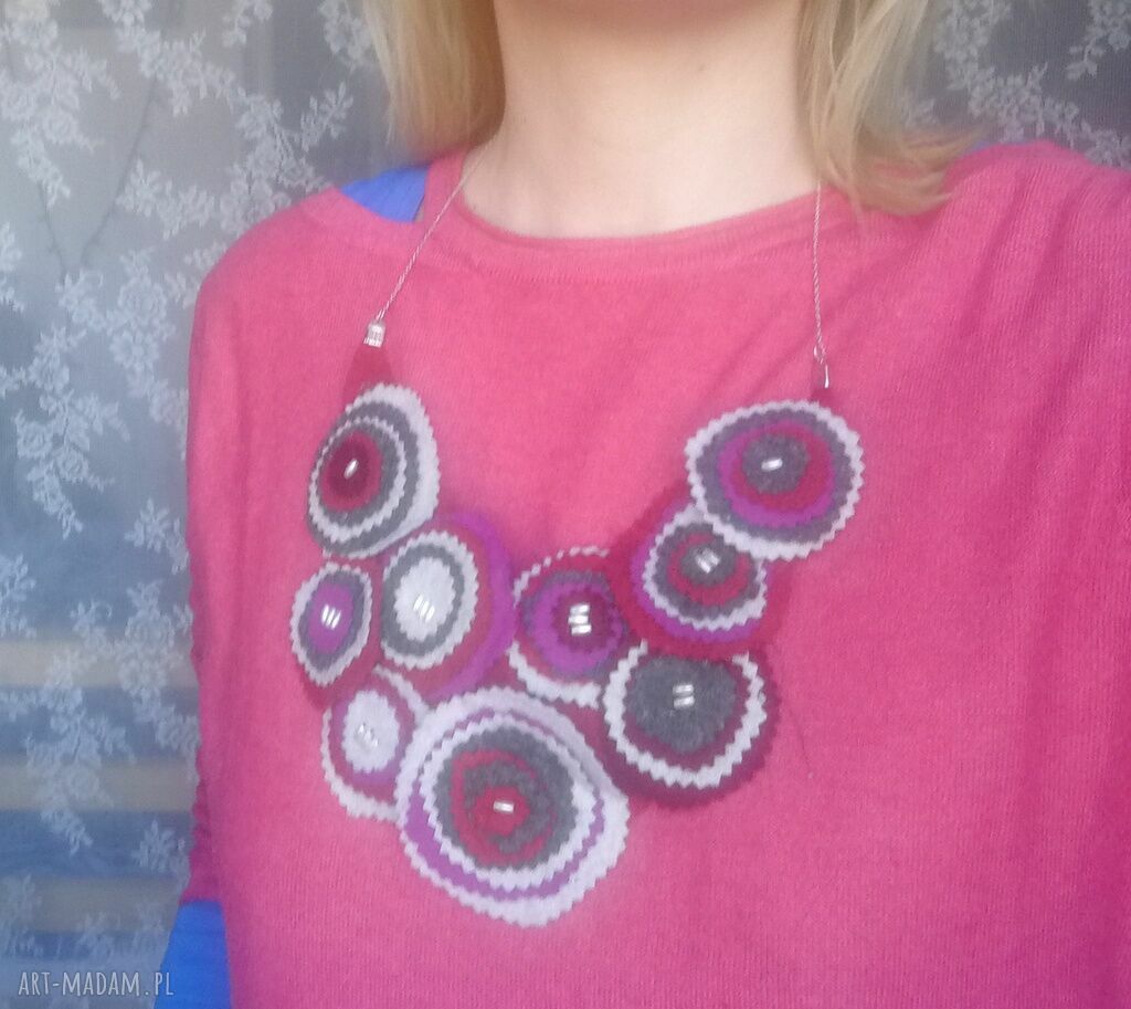 Duży filcowy naszyjnik wiszący folk i boho - kolorowy handmade
