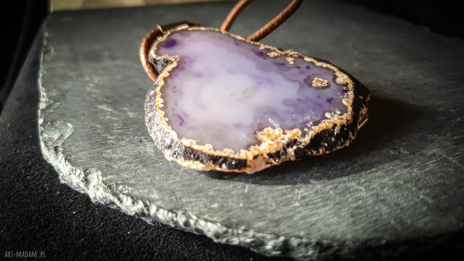 Naszyjnik handmade z agatu fioletowego z srebrnym zapięciem