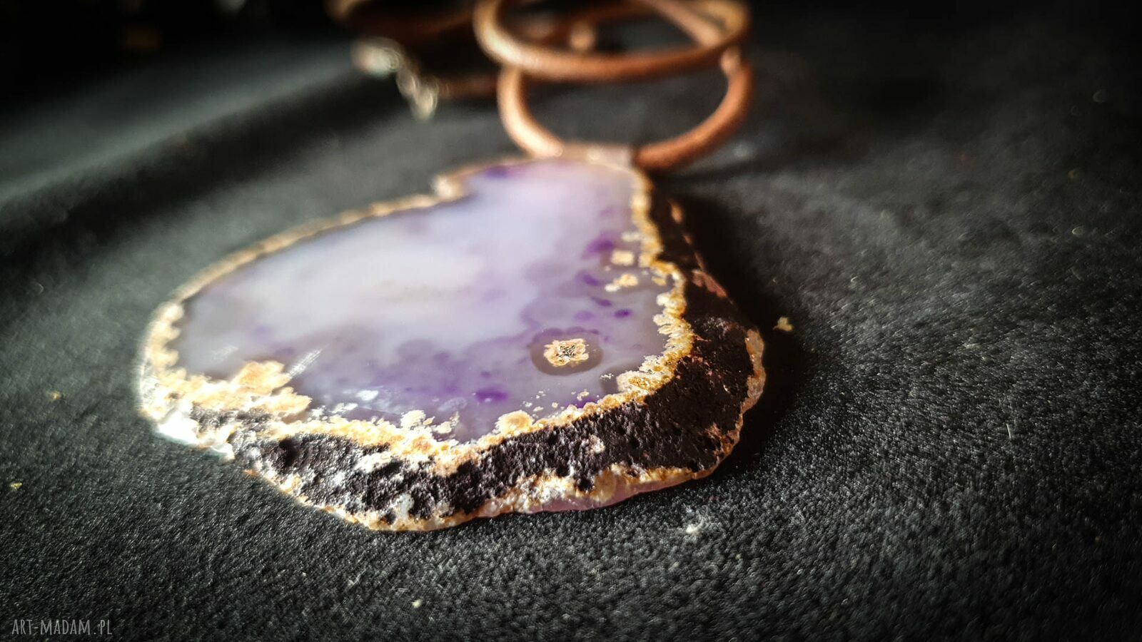 Naszyjnik handmade z agatu fioletowego z srebrnym zapięciem
