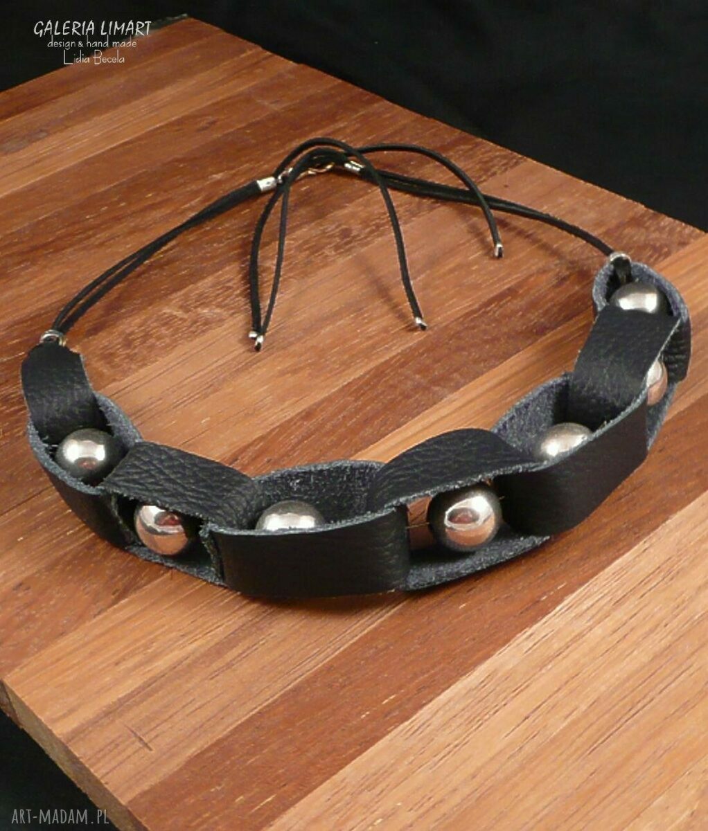 Steampunkowy naszyjnik handmade z czarnej skóry i posrebrzanych kul - unikat dla wielbicielki