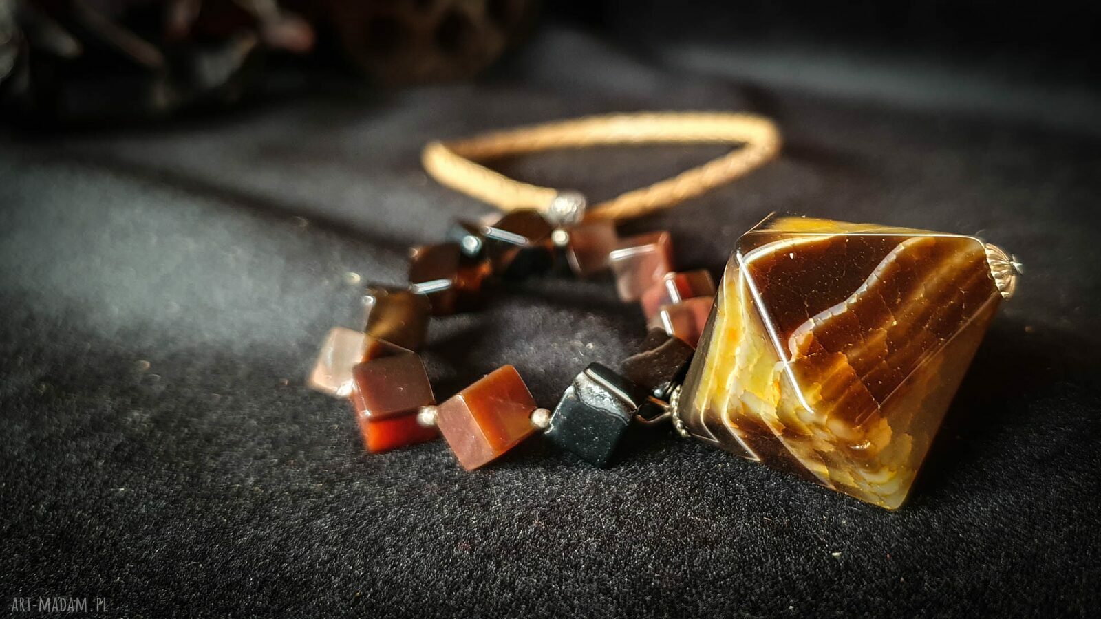 Naszyjnik handmade z sardonyksu ognistego