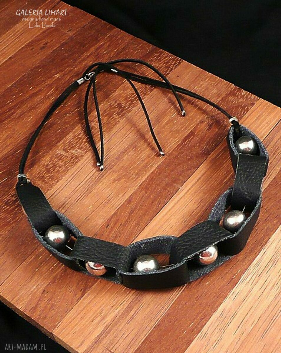 Steampunkowy naszyjnik handmade z czarnej skóry i posrebrzanych kul - unikat dla wielbicielki