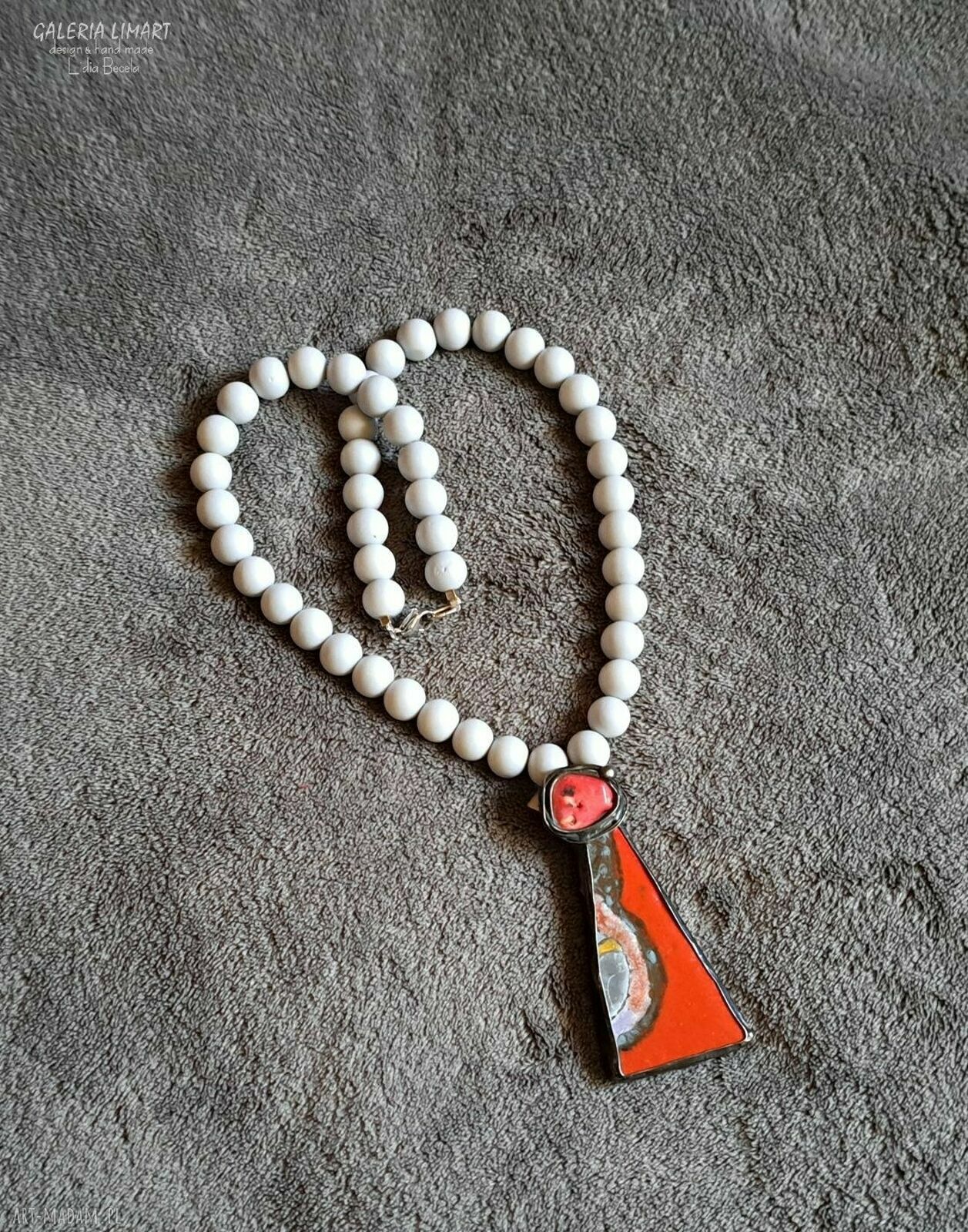 Naszyjnik handmade z koralem i ręcznie malowaną ceramiką Tiffany - prezent dla niej