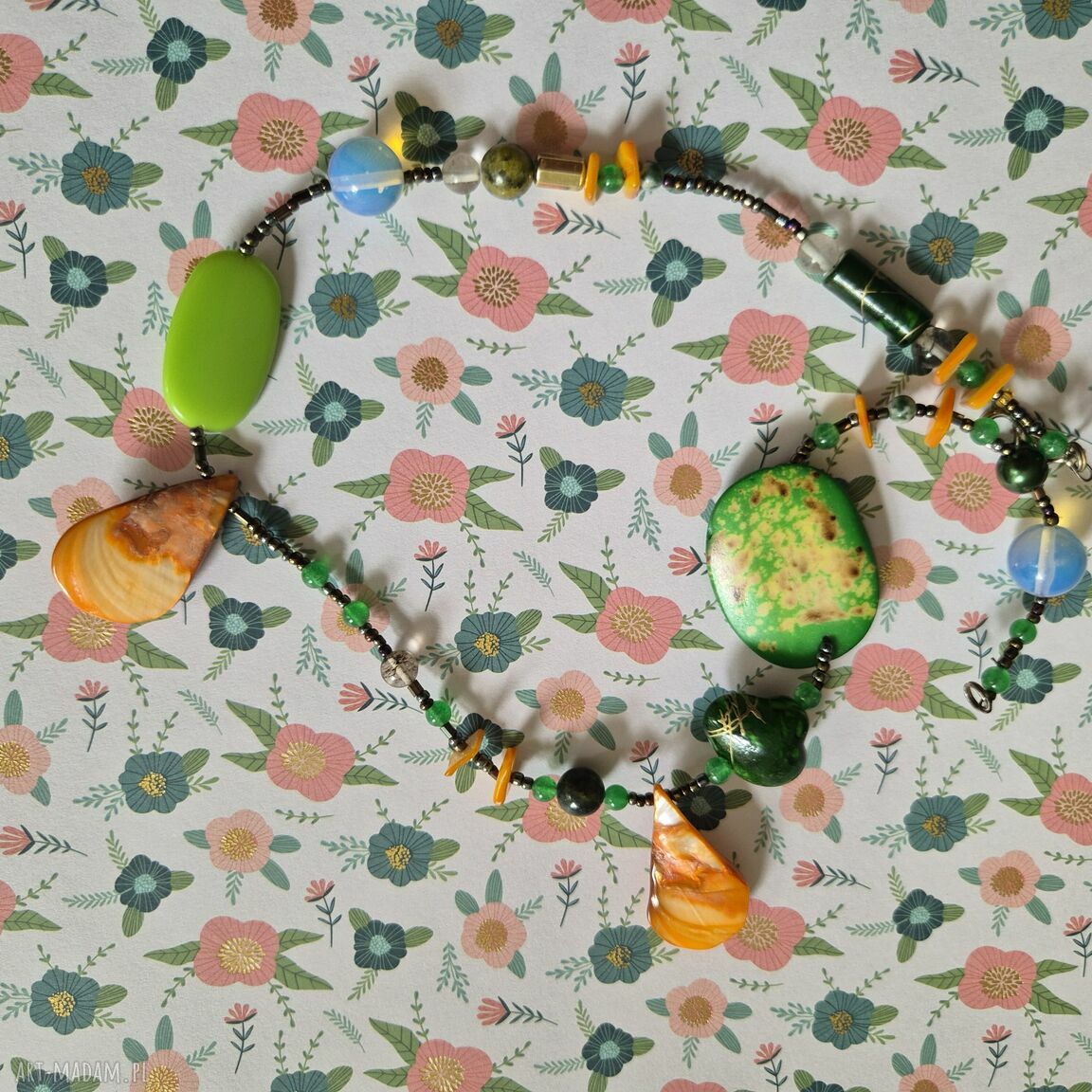Kolorowy duży naszyjnik 48 cm z kamieni i koralików - boho folk