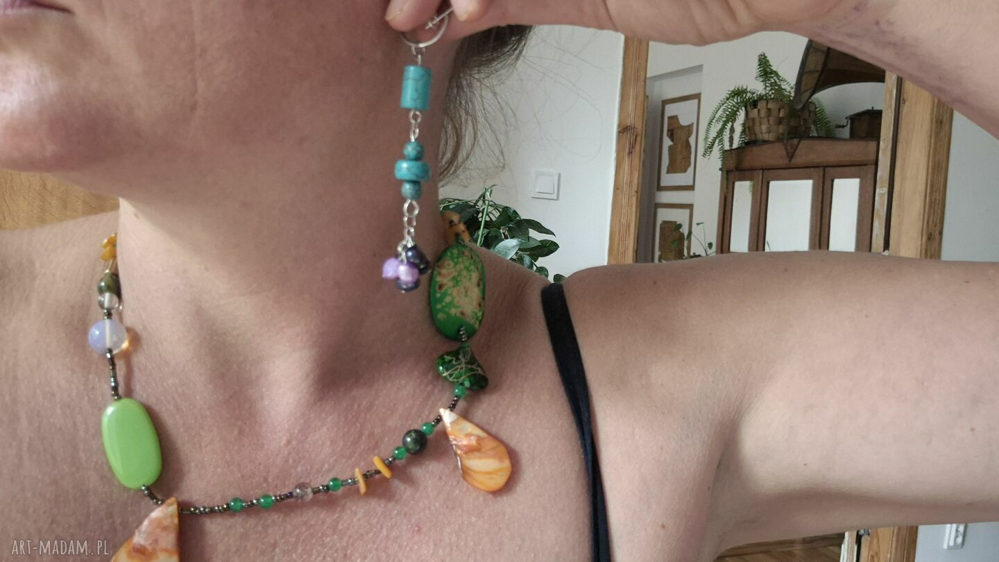 Kolorowy duży naszyjnik 48 cm z kamieni i koralików - boho folk