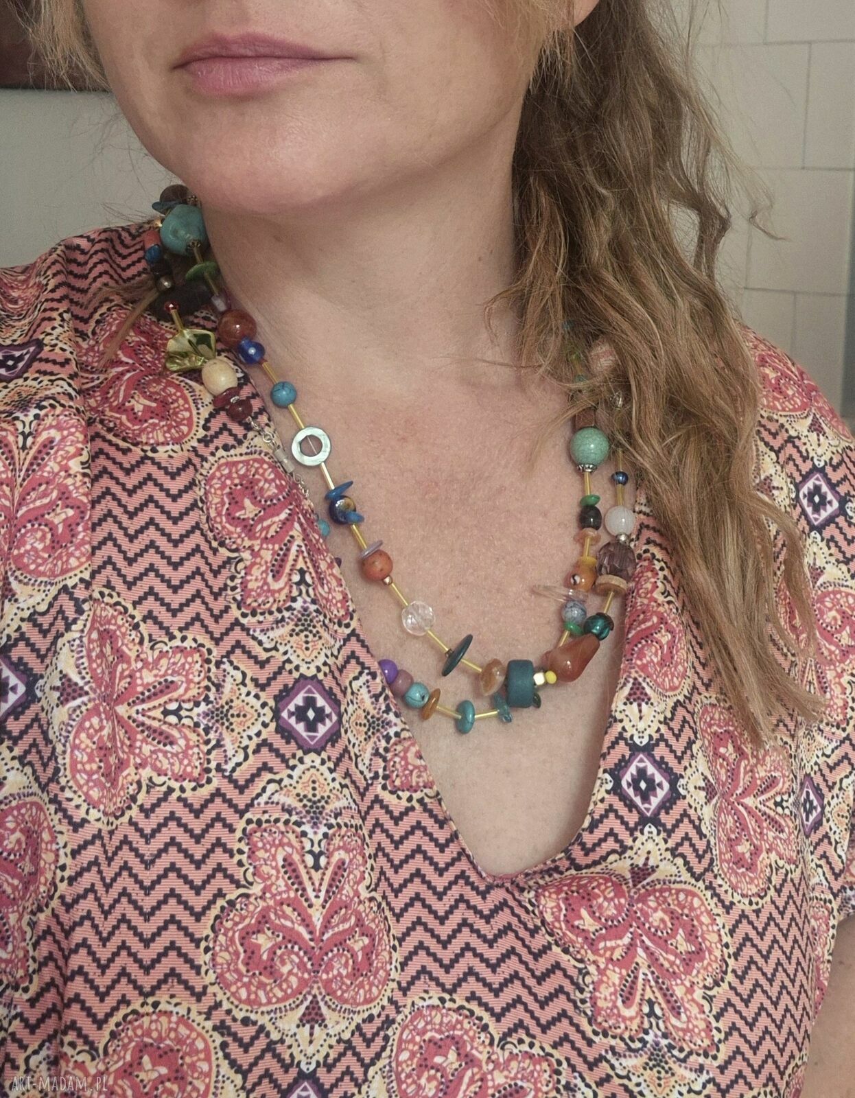 Boho naszyjnik z koralików i kamieni wkładany przez głowę, ok. 90 cm