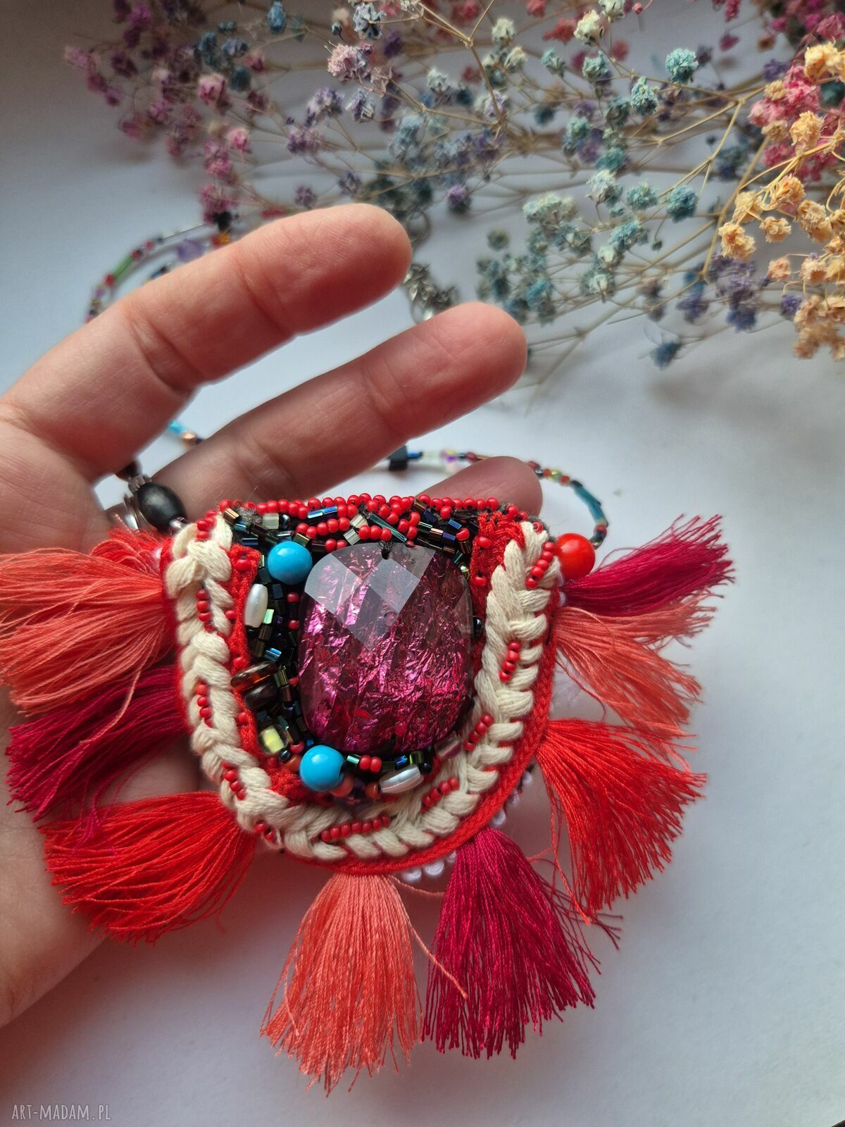 Naszyjnik koralikowy boho z frędzlami - ręcznie robiony
