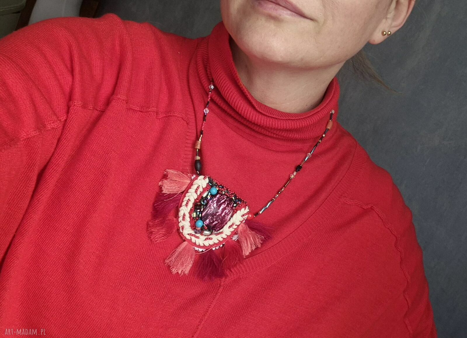 Naszyjnik koralikowy boho z frędzlami - ręcznie robiony
