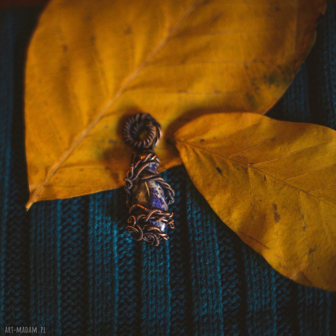 Naszyjnik Kordalit z sodalitem w oplocie z miedzi oksydowanej (wire wrapping)