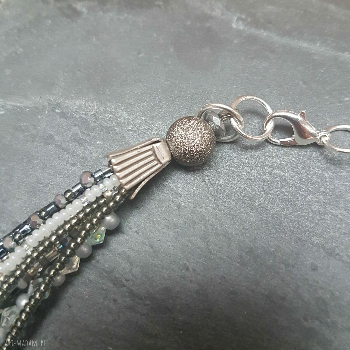 Krótki szary naszyjnik Crystal z koralików - choker 40 cm