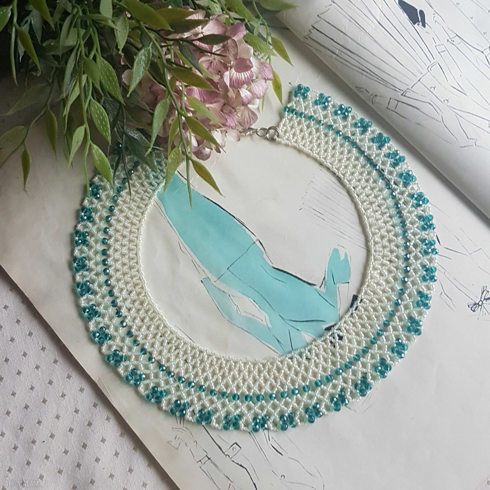 Naszyjnik krywulka Emerald - perłowe koraliki i kryształki 43 cm