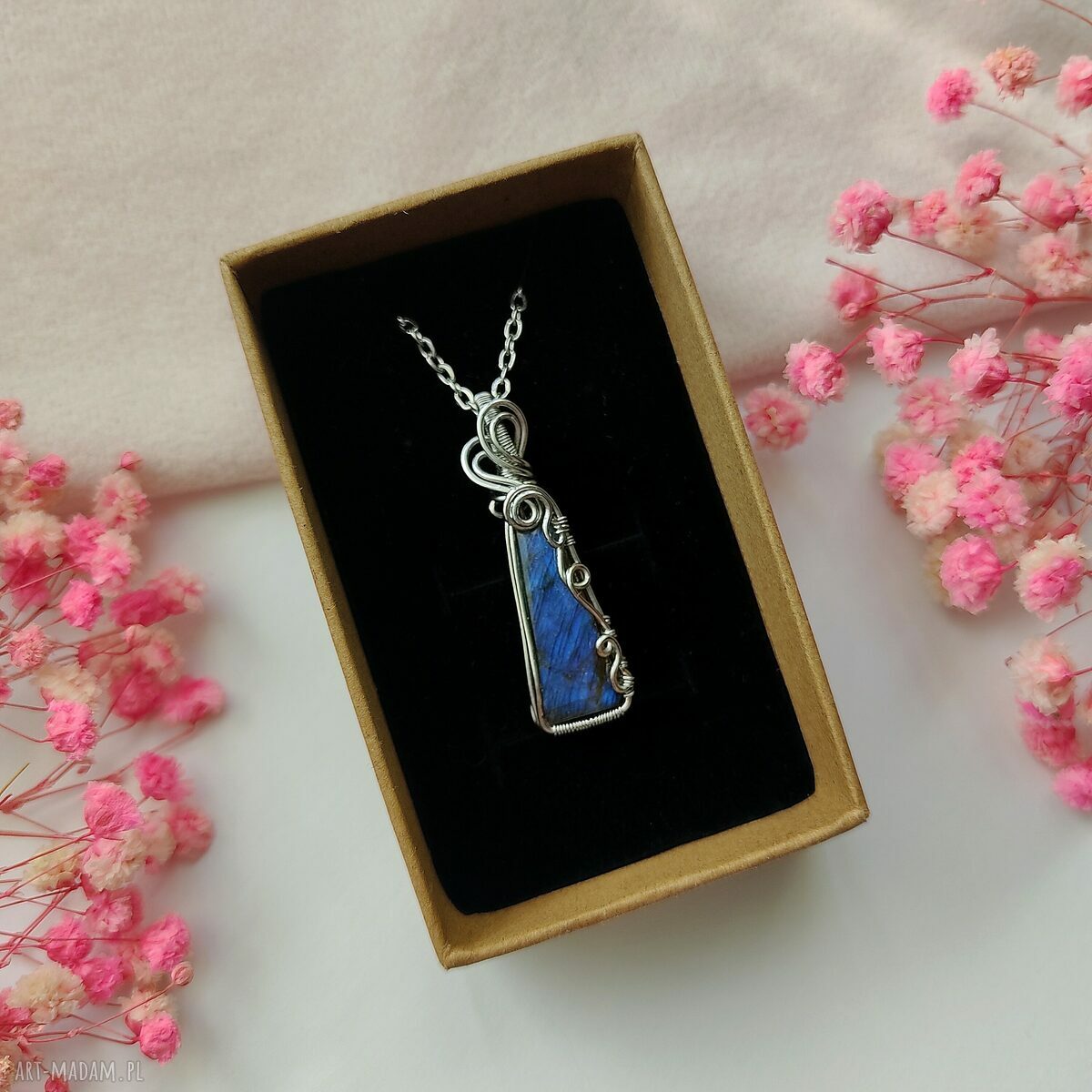 Naszyjnik z niebieskim labradorytem na stali chirurgicznej - handmade wire wrapping