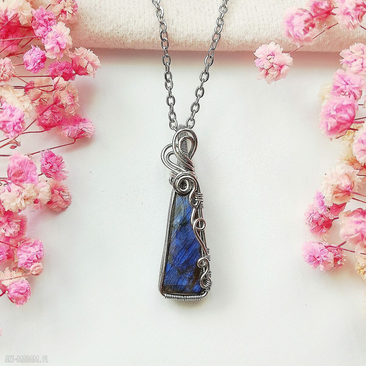 Naszyjnik z niebieskim labradorytem na stali chirurgicznej - handmade wire wrapping