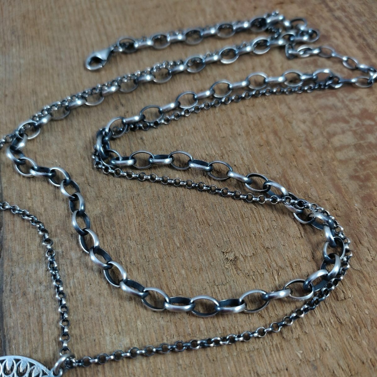 Łańcuszek z rozetą handmade Dar Niespodzianka