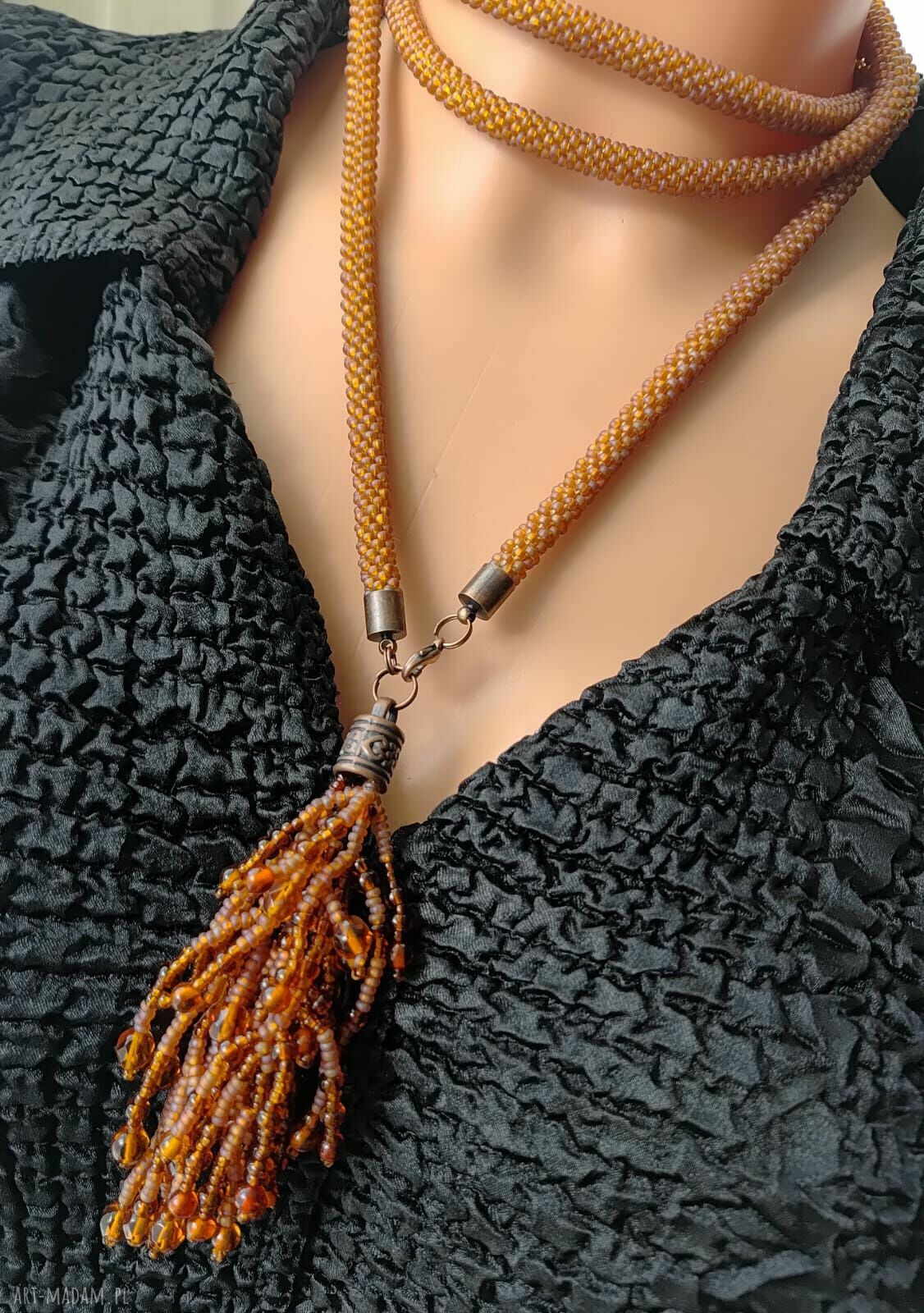 Naszyjnik lariat z bursztynkami i chwostem - długi sznur koralików 128 cm