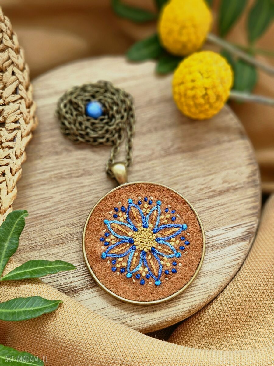 Naszyjnik mandala boho kwiat z jaspisem na filcu