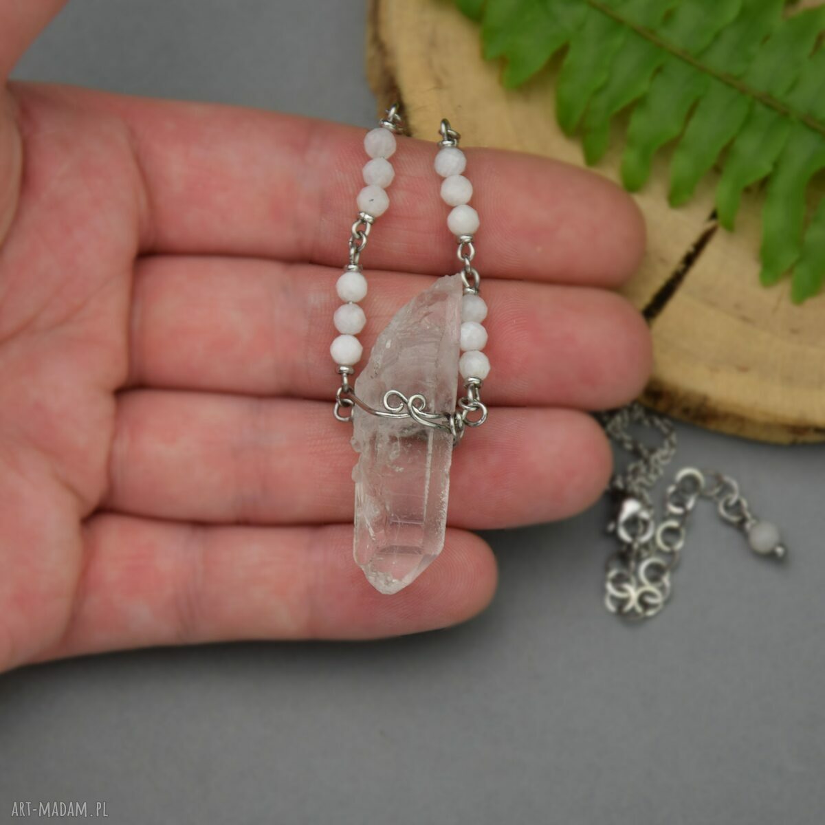 Minimalistyczny talizman z kryształem górskim i kamieniem księżycowym - wire wrapping na regulowanym łańcuszku
