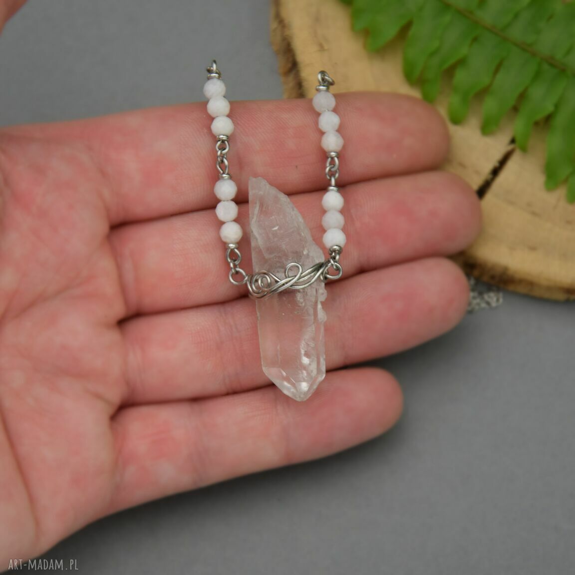 Minimalistyczny talizman z kryształem górskim i kamieniem księżycowym - wire wrapping na regulowanym łańcuszku
