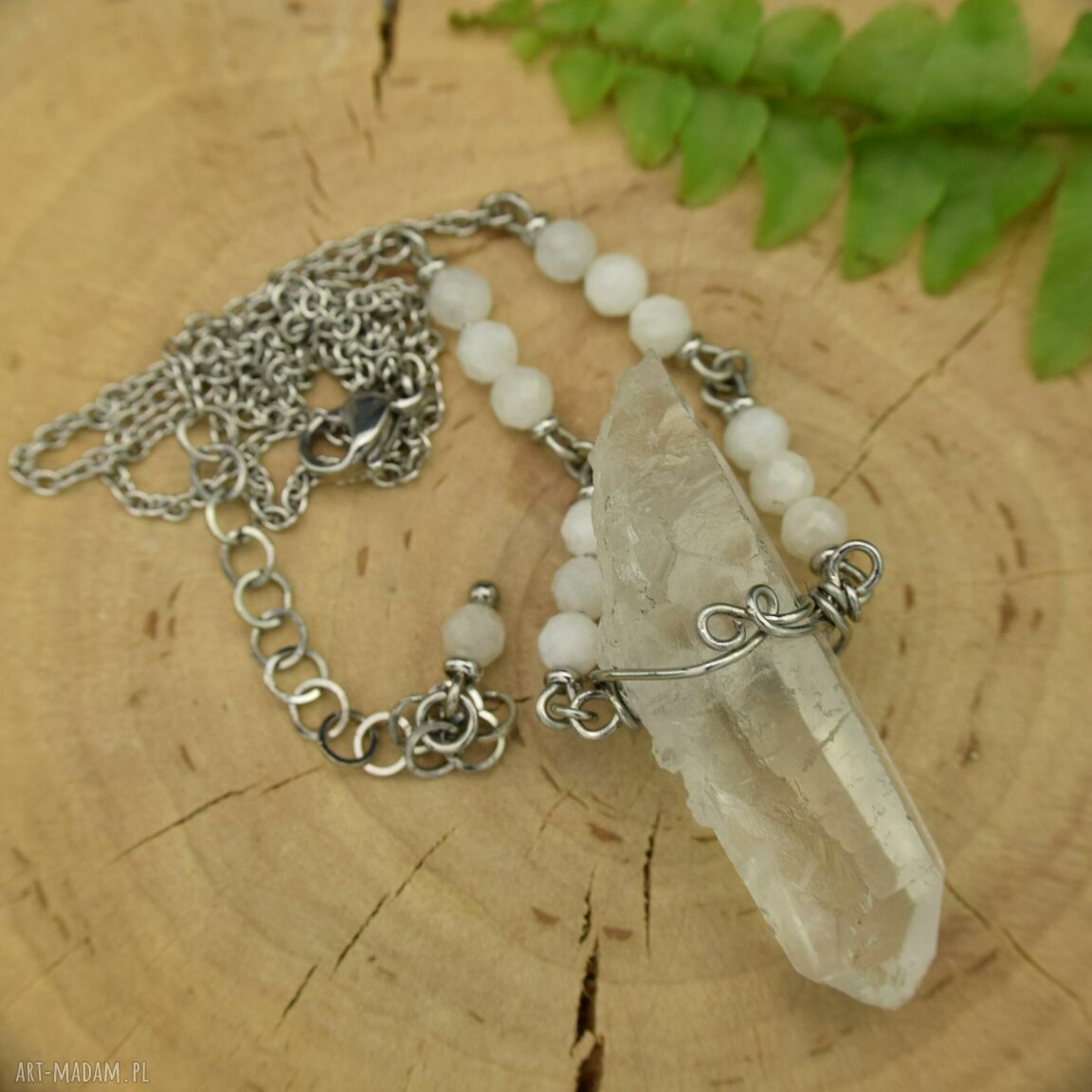 Minimalistyczny talizman z kryształem górskim i kamieniem księżycowym - wire wrapping na regulowanym łańcuszku