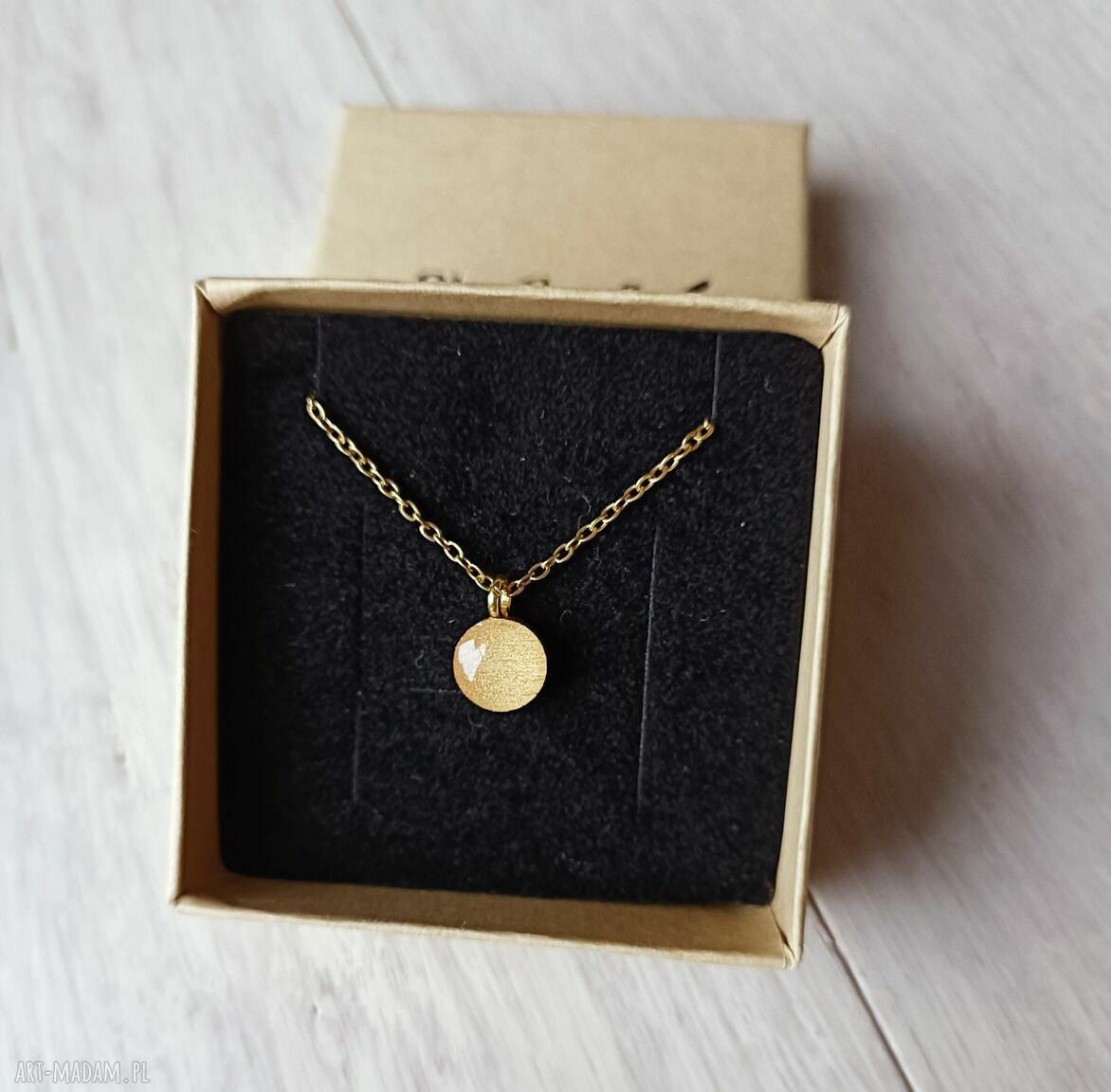 Minimalistyczny naszyjnik „ZŁOTA DROBINA” z drewna i żywicy - handmade