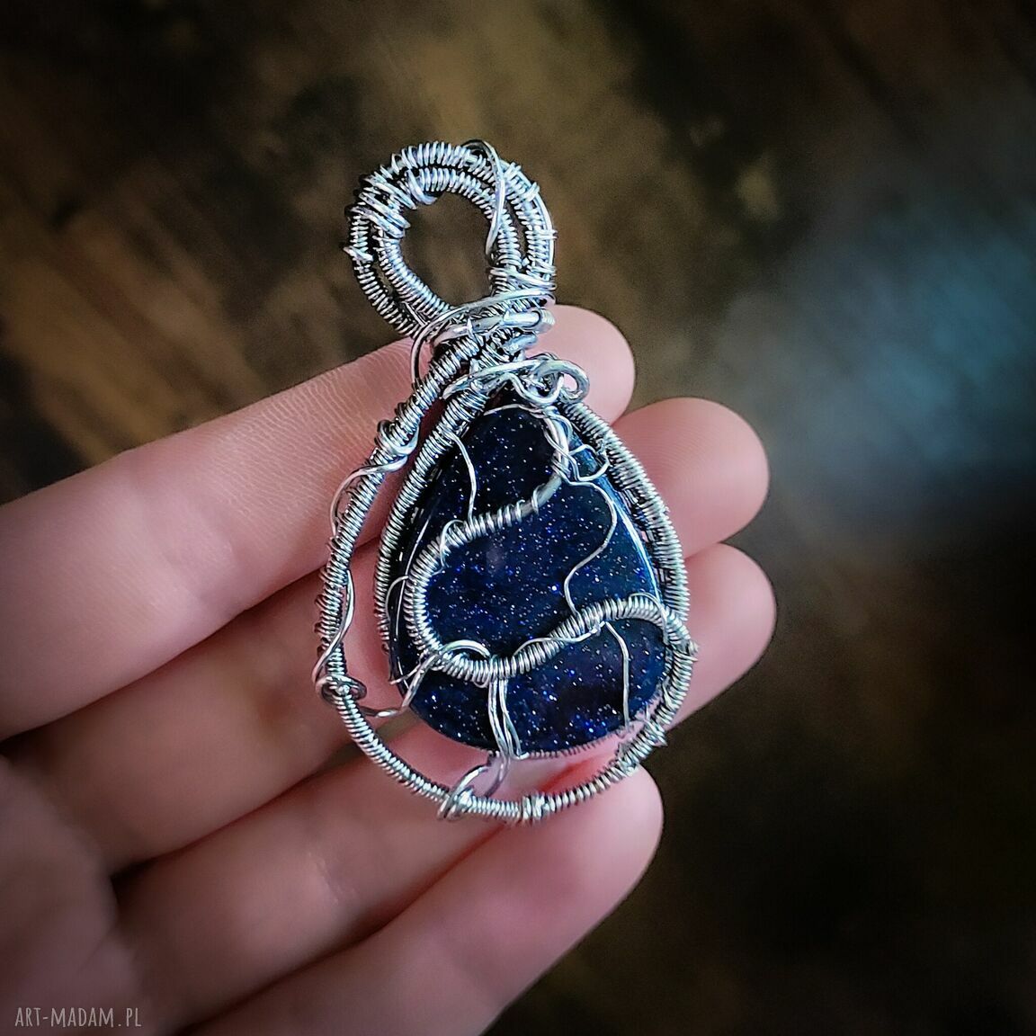 Naszyjnik Noir z nocą Kairu - ręcznie robiony wire wrapping ze stali