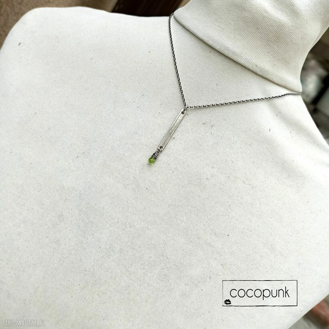naszyjniki: Naszyjnik patyczek z oliwinem srebro 925. Ręczne wykonanie