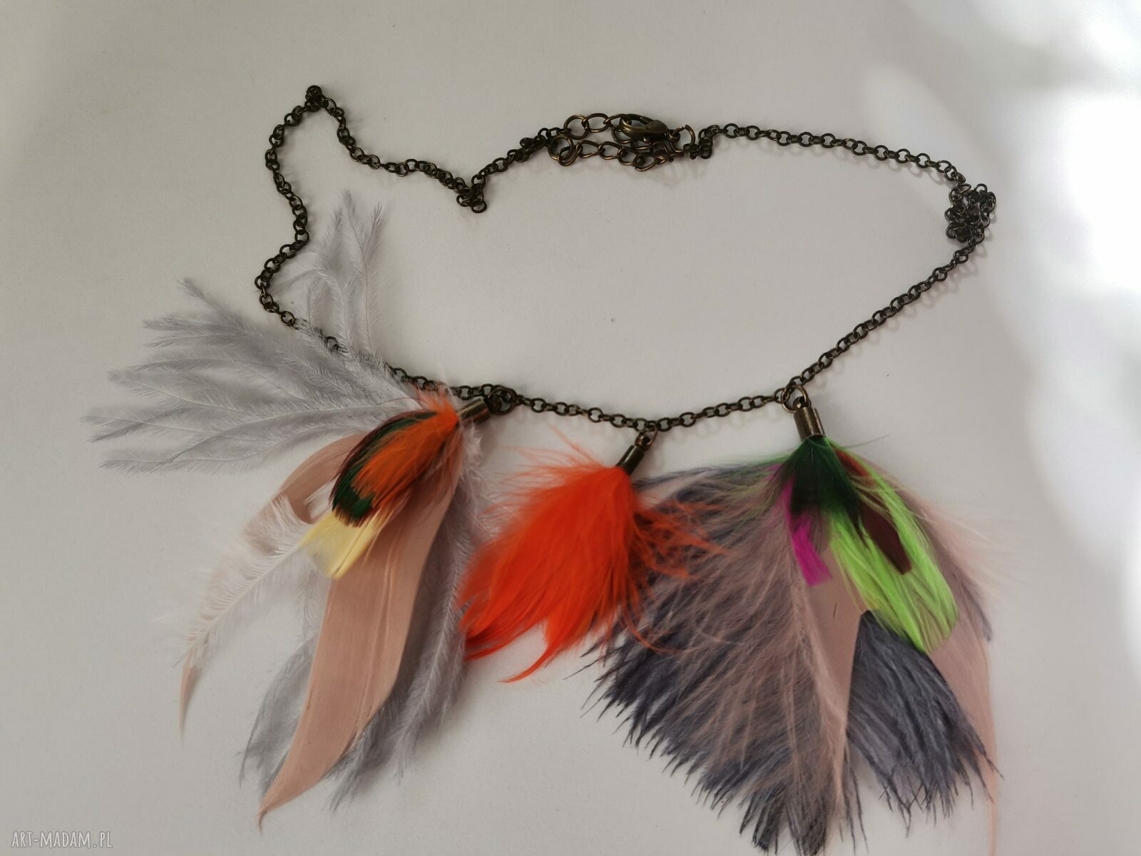 Naszyjnik pióra boho Ruda Klara - kolorowe frędzle folk