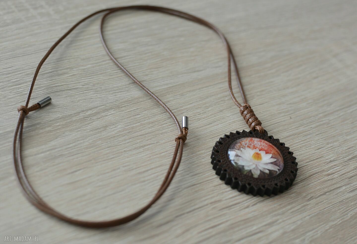 Naszyjnik regulowany z wisiorkiem Woody NENUFAR - handmade