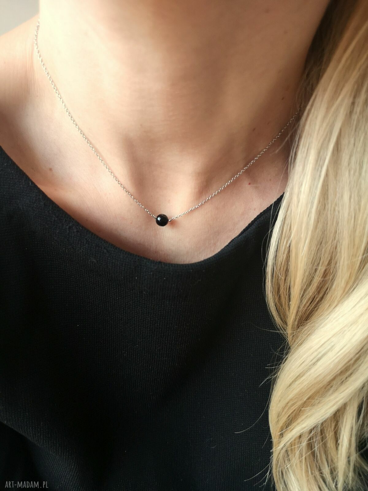 Naszyjnik Simple ze stali i kamieni naturalnych - minimalistyczna elegancja