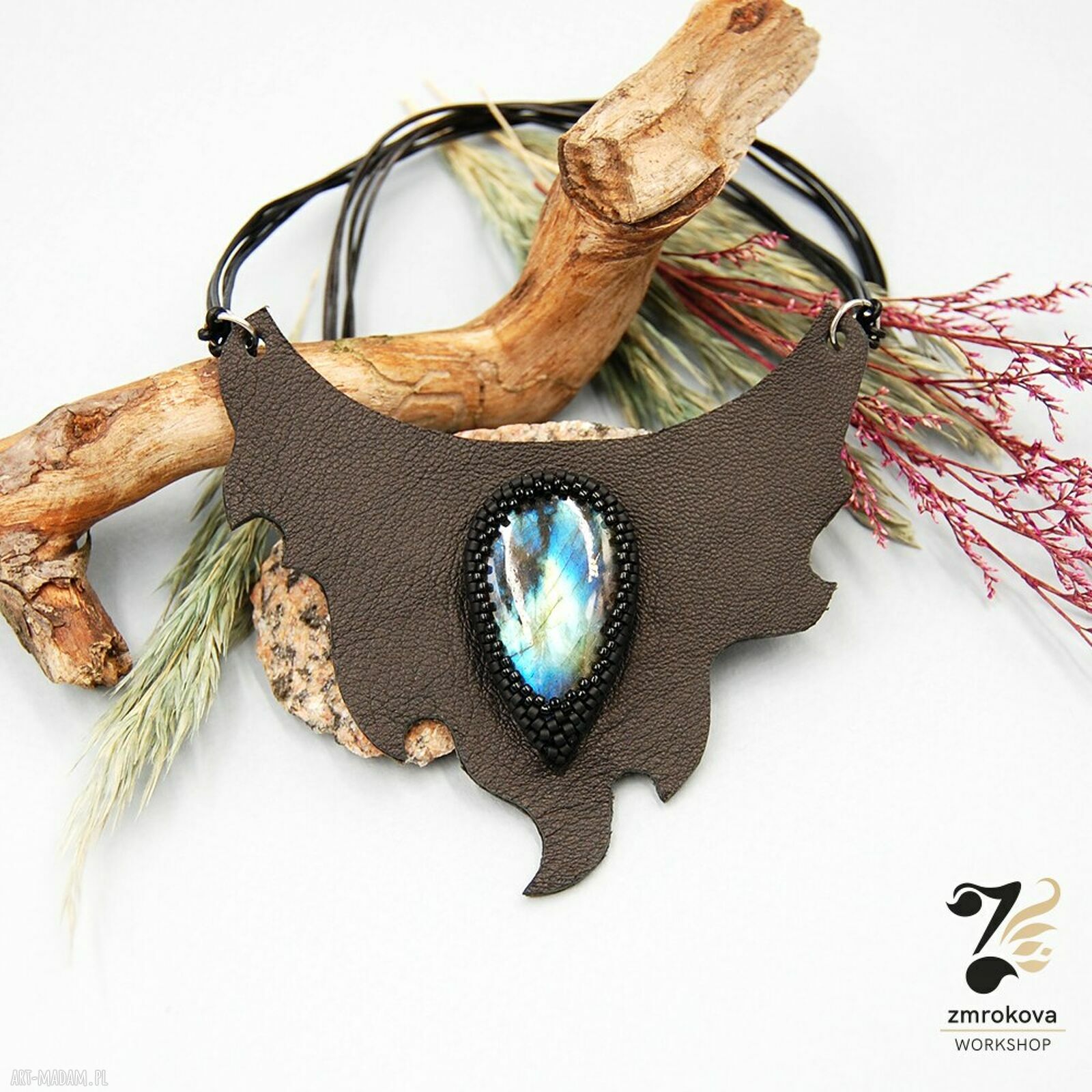 Naszyjnik skórzany z labradorytem - haft koralikowy (handmade)