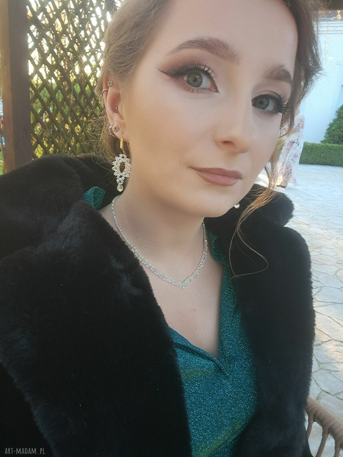 Naszyjnik ślubny z kryształków Preciosa Crystal AB - blask w kształcie litery V
