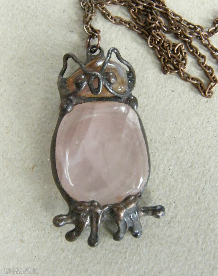 Naszyjnik sowa z kwarcem różowym - naturalny amulet na szczęście