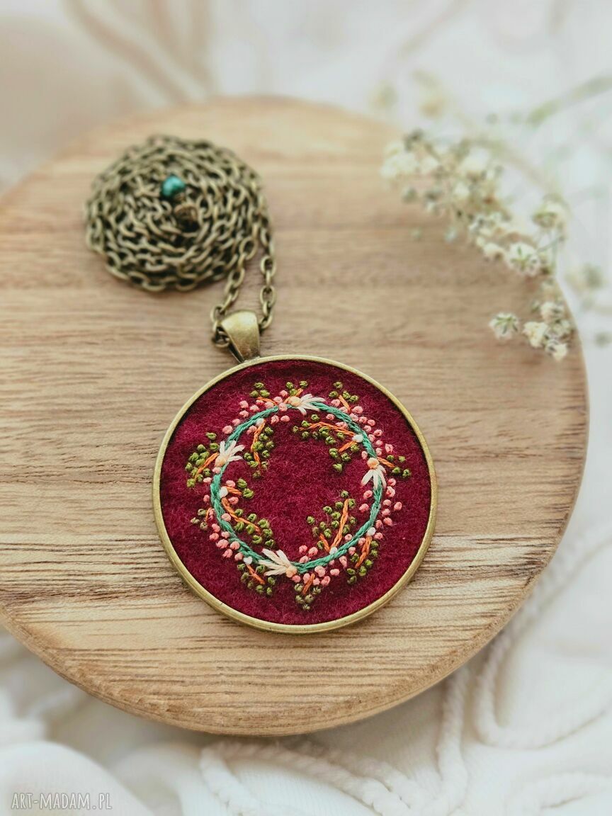 Naszyjnik Wianek Boho z Malachitem - ręcznie haftowany na filcu