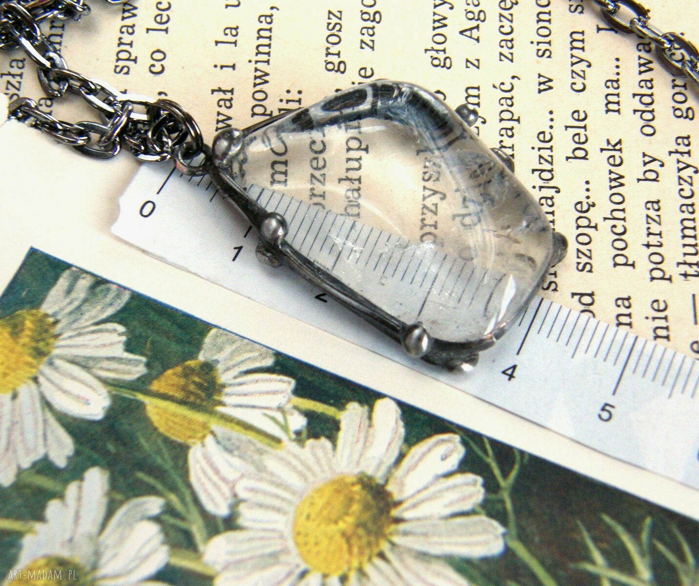 Naszyjnik wisiorek z kryształem górskim (kamienny amulet)