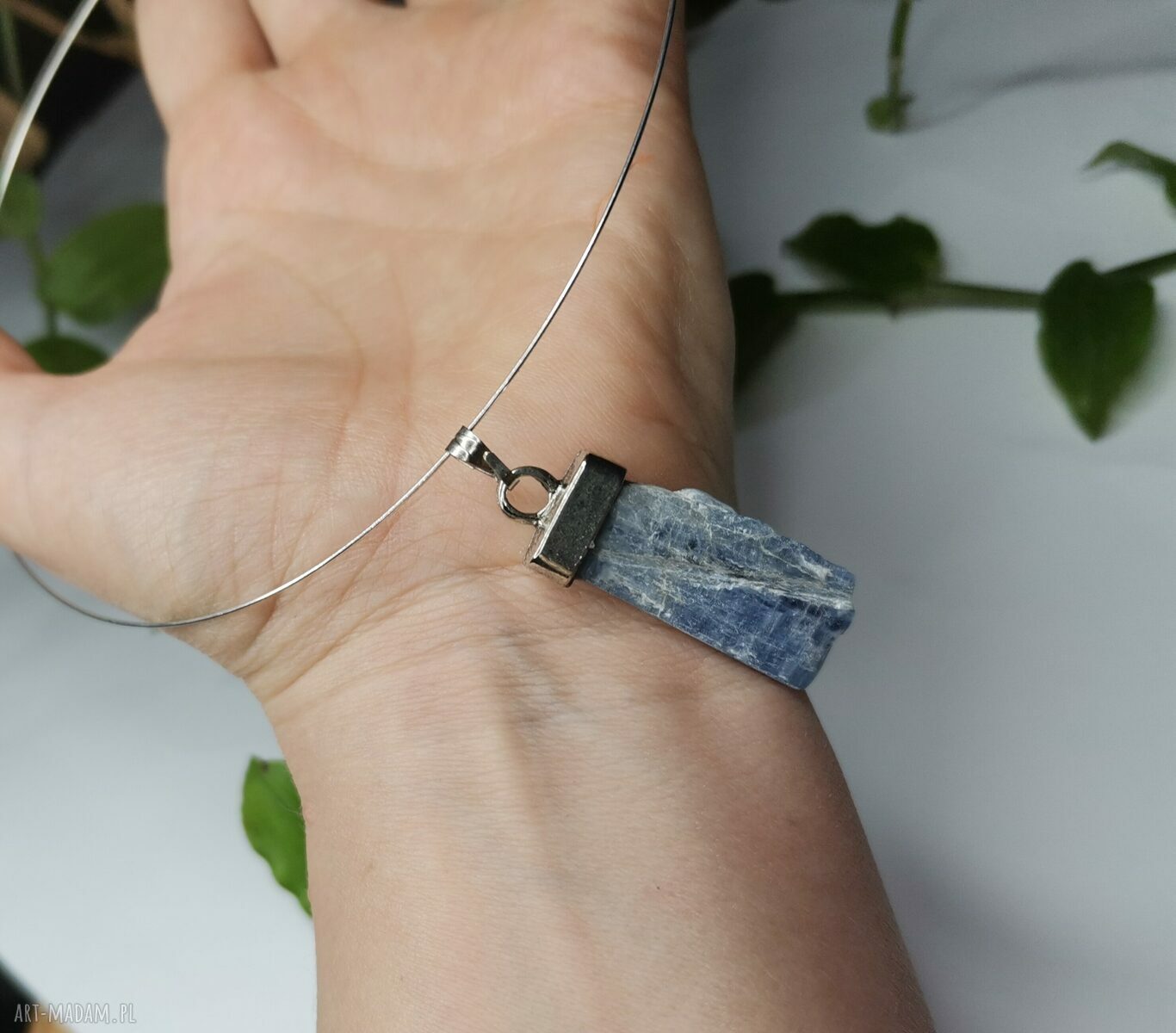 Naszyjnik z cyjanitem INTUICJA - handmade Ruda Klara