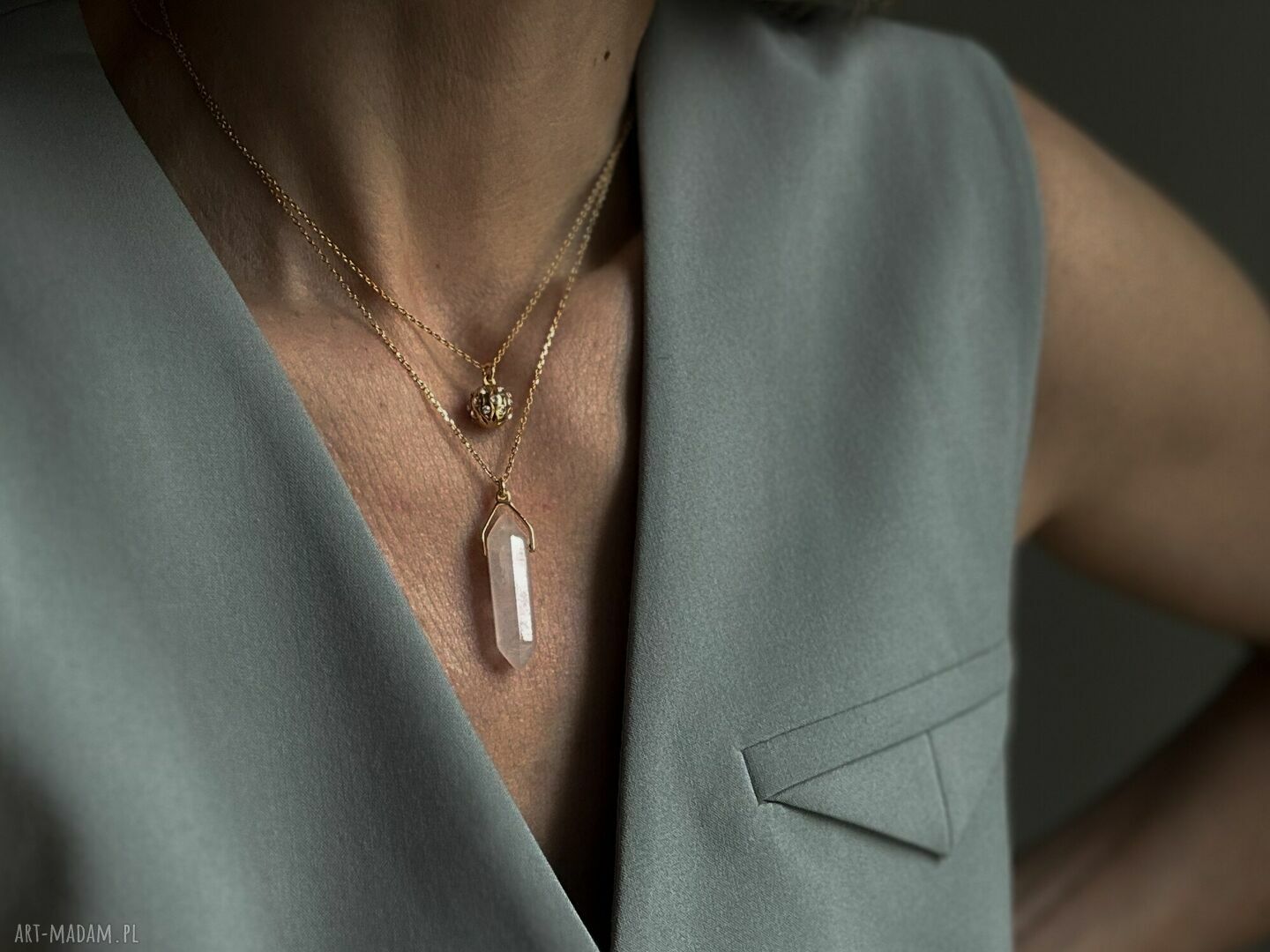 naszyjniki: Naszyjnik z dużym kwarcem różowym w złoceniu Ręcznie wykonane