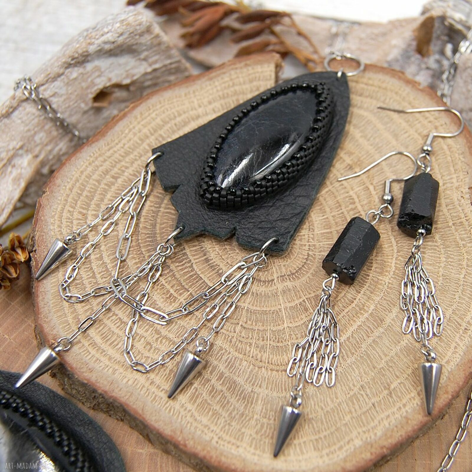 Gotycki wisior z turmalinem i onyksami handmade