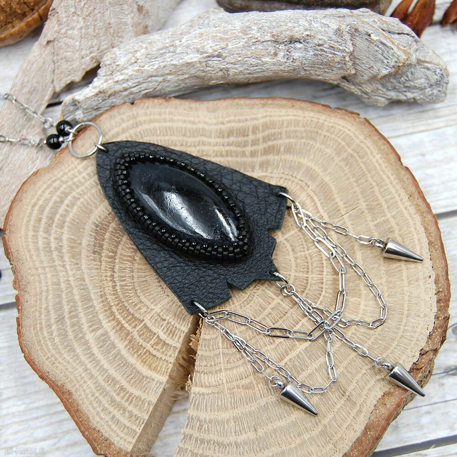 Gotycki wisior z turmalinem i onyksami handmade