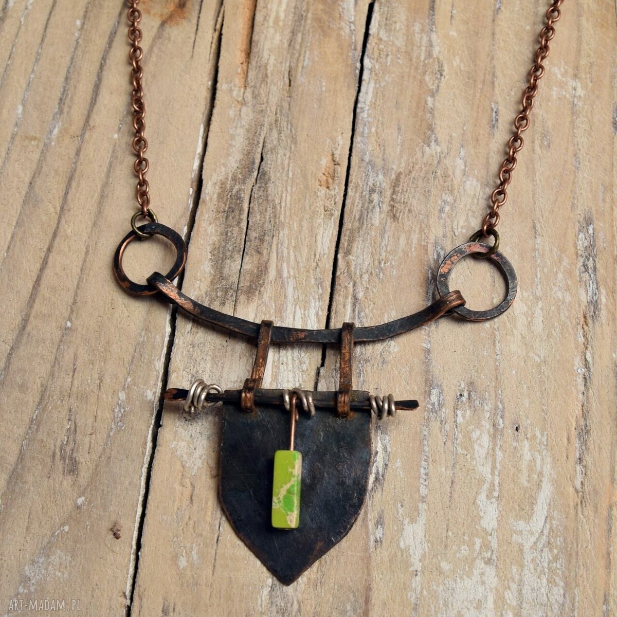 Naszyjnik z kutej, oksydowanej miedzi z jaspisem cesarskim