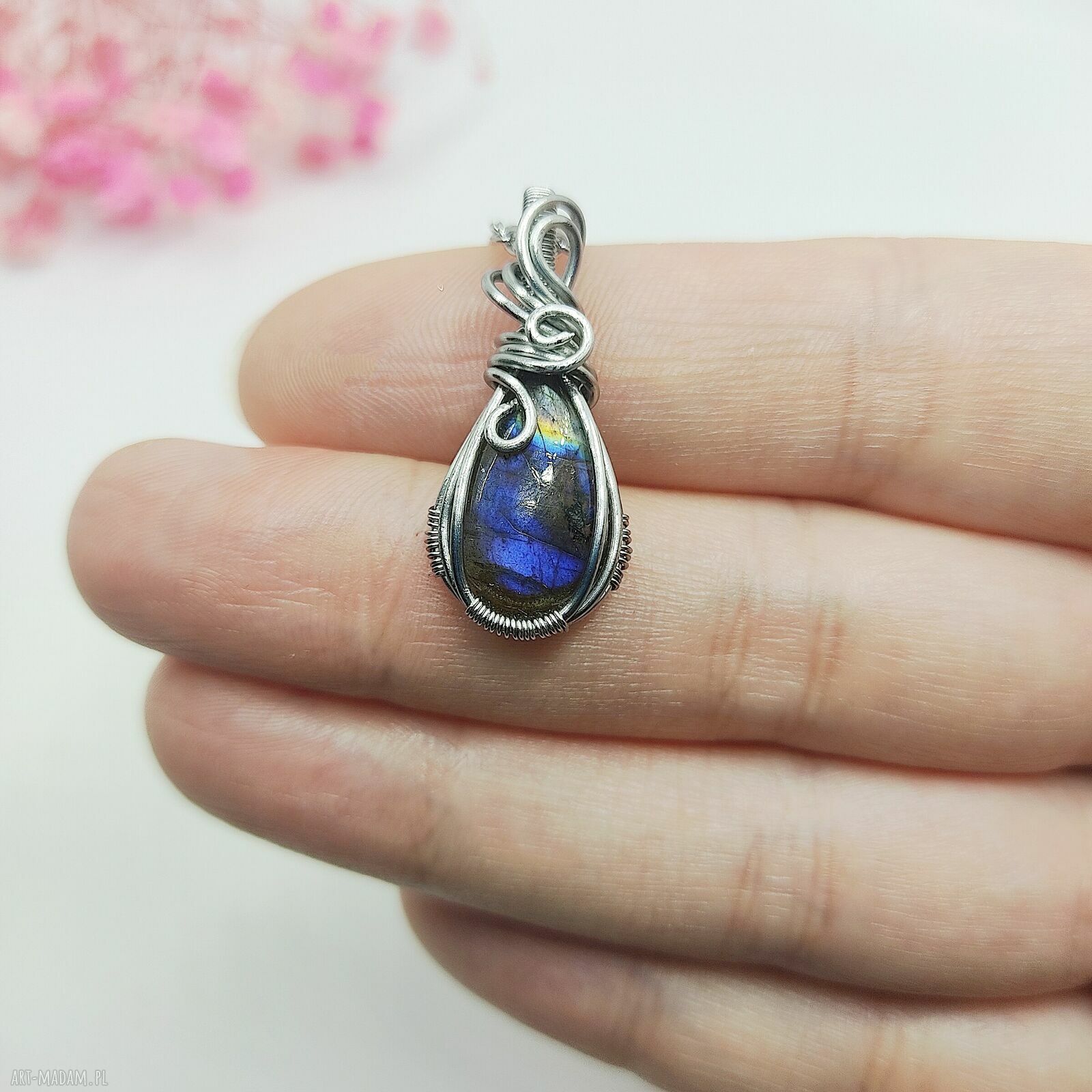 Naszyjnik z niebieskim labradorytem - stal chirurgiczna, wire wrapping (wisiorek handmade)