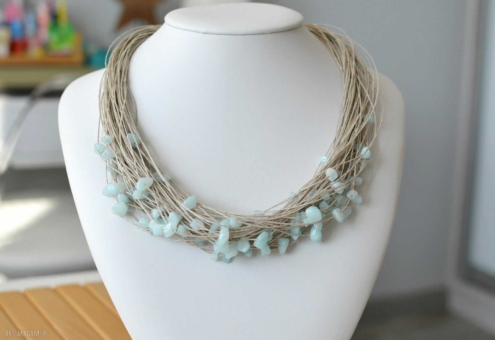Naszyjnik z lnu i jadeitem - naturalna biżuteria handmade