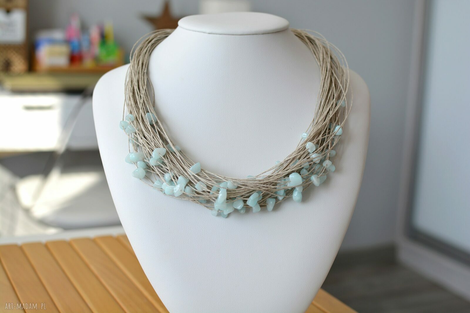 Naszyjnik z lnu i jadeitem - naturalna biżuteria handmade