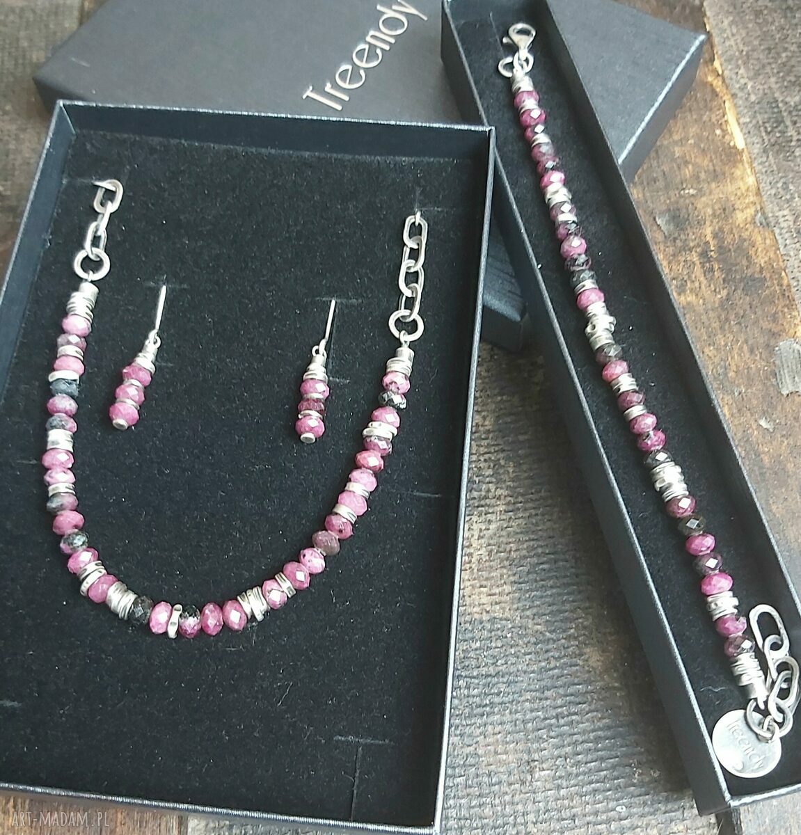 pomysł na prezent na święta: Naszyjnik z oksydowanego srebra rubiny Handmade