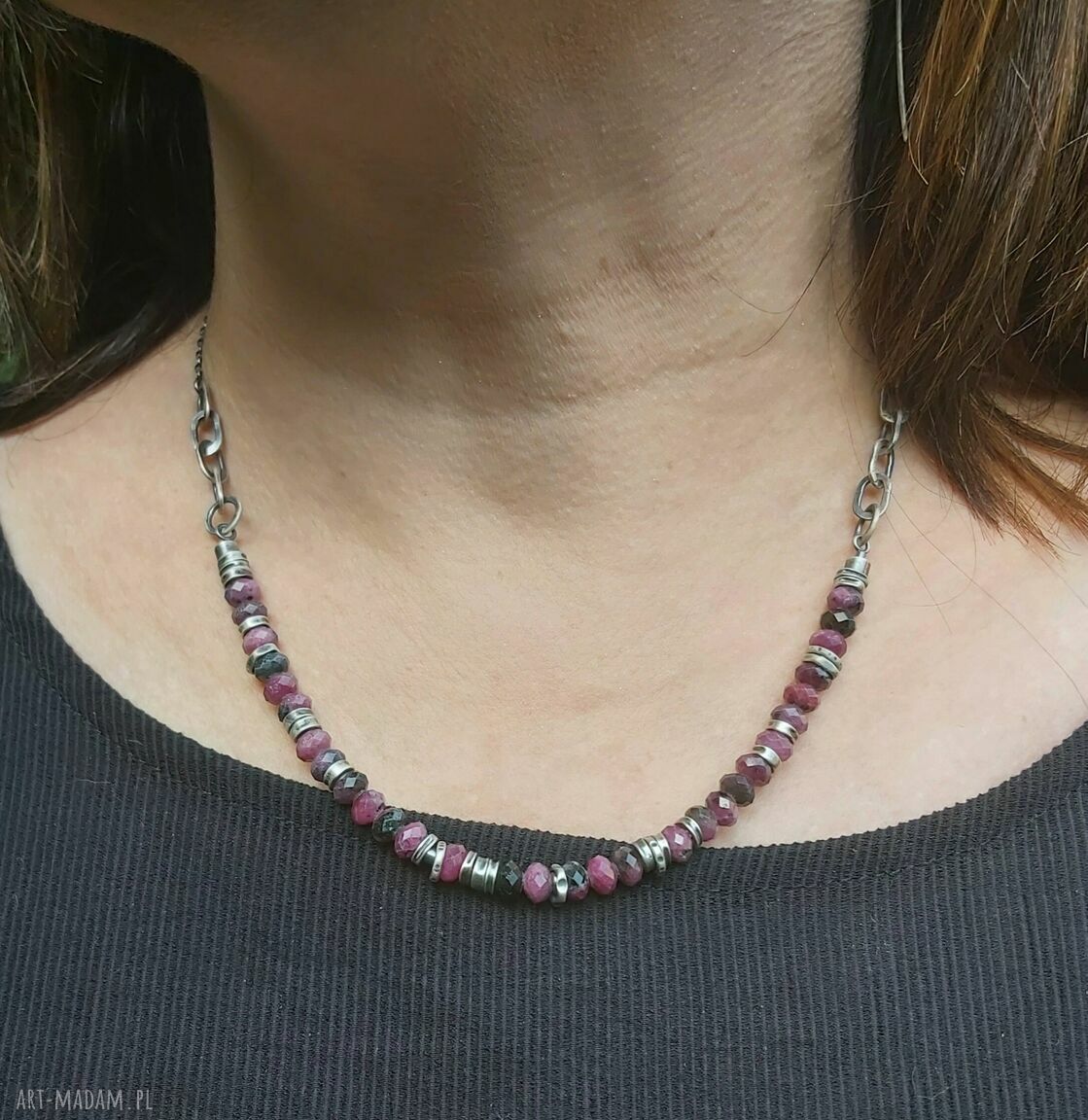 pomysł na prezent na święta: Naszyjnik z oksydowanego srebra rubiny Handmade