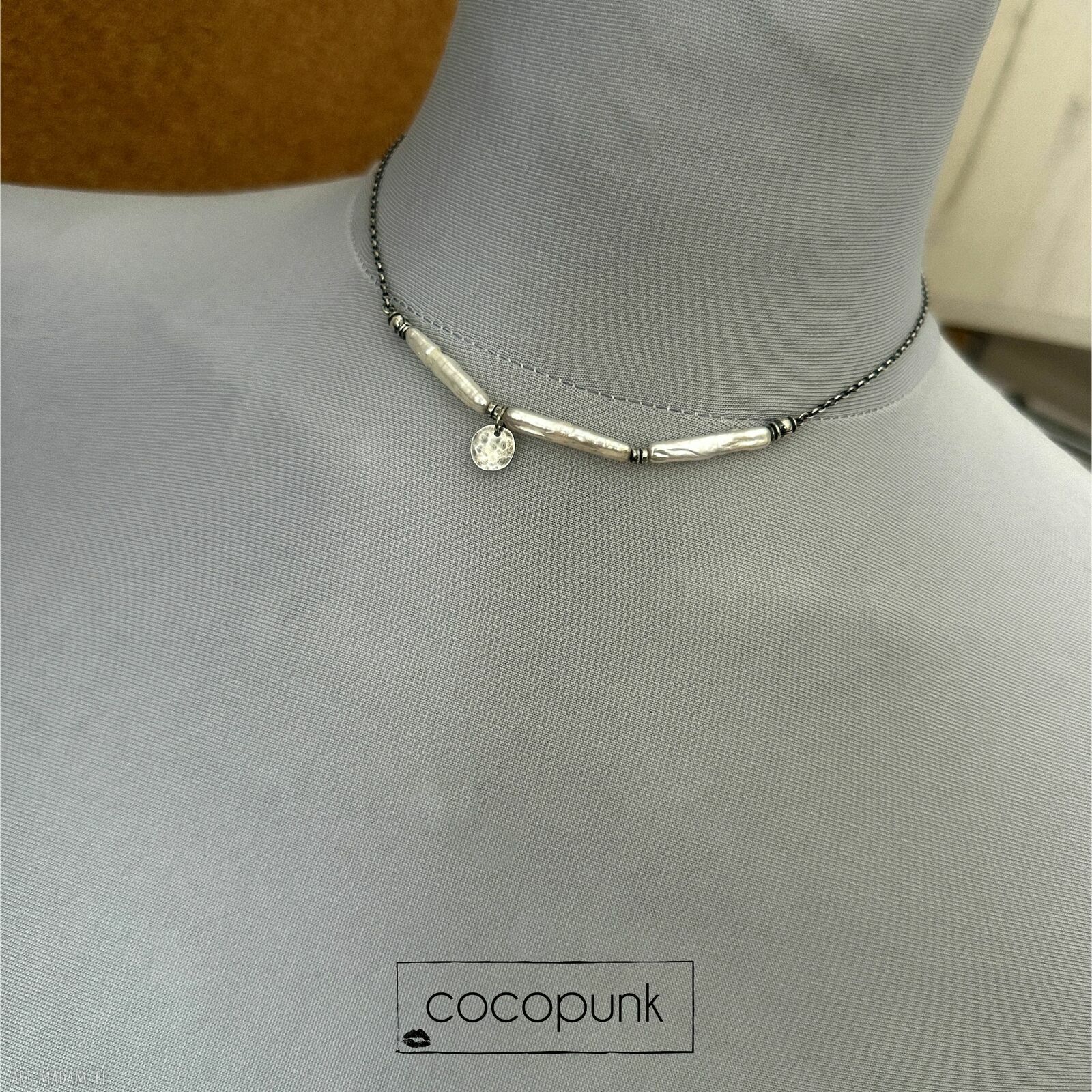 Krótki naszyjnik z białą perłą i srebrem 925 Cocopunk ręcznie robiony