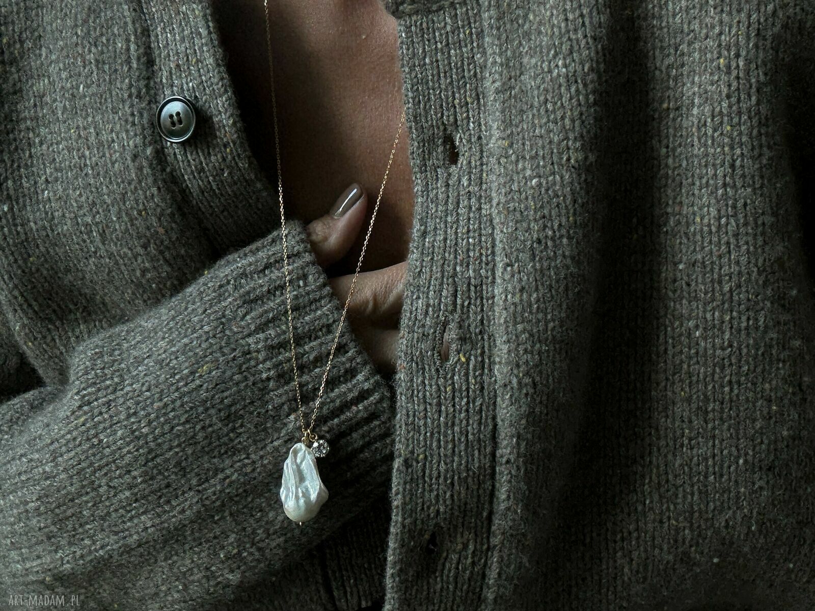 naszyjniki: Naszyjnik z różowego złota z barokową perłą i bezbarwną cyrkonią Handmade