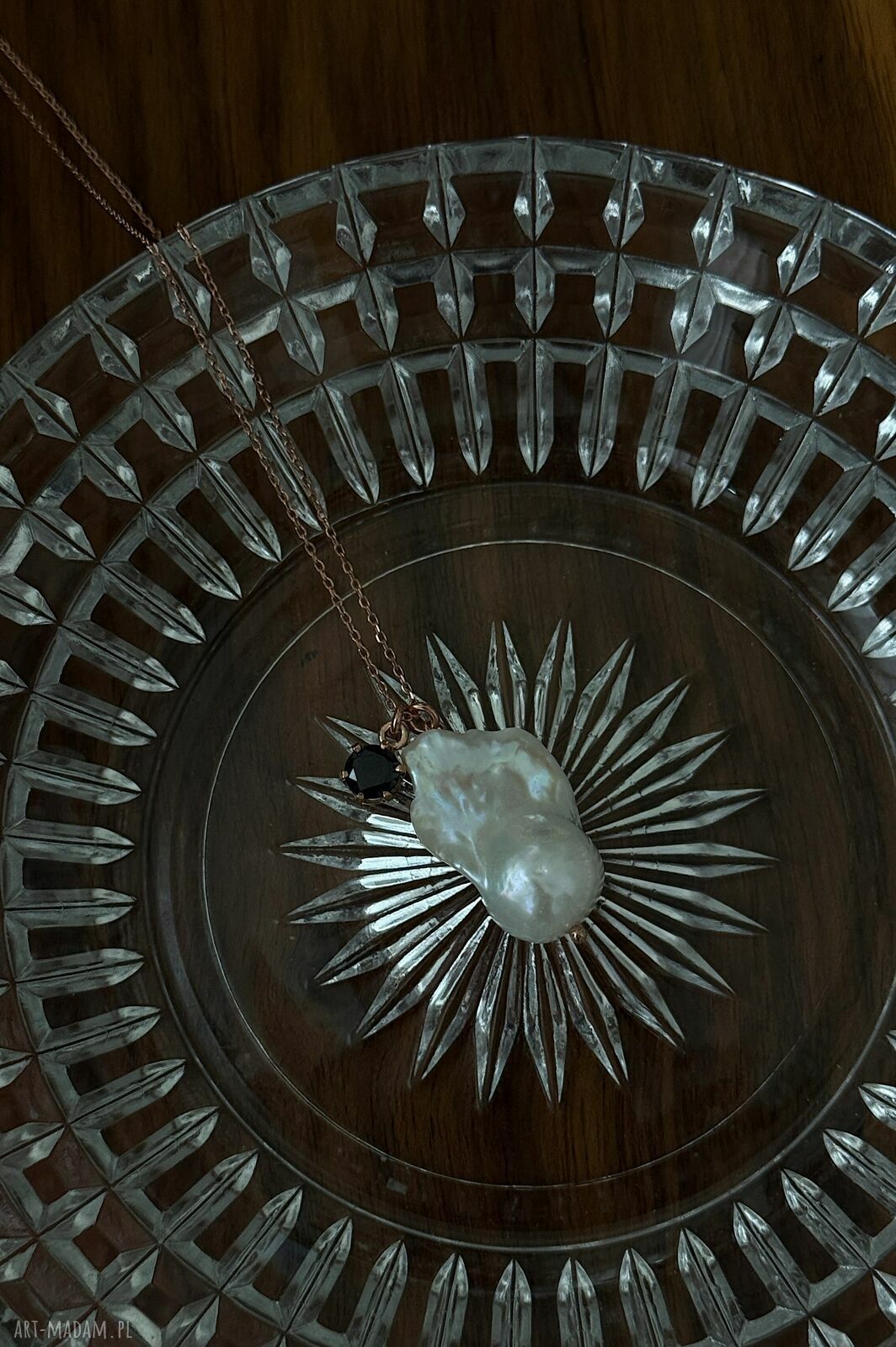 naszyjniki: Naszyjnik z różowego złota barokową perłą i czarną cyrkonią Handmade