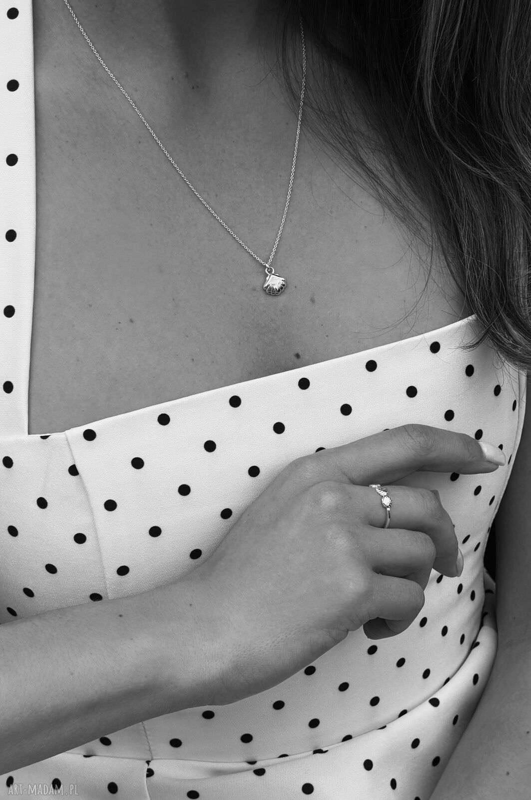 naszyjniki: Naszyjnik z różowego złota z muszelką handmade