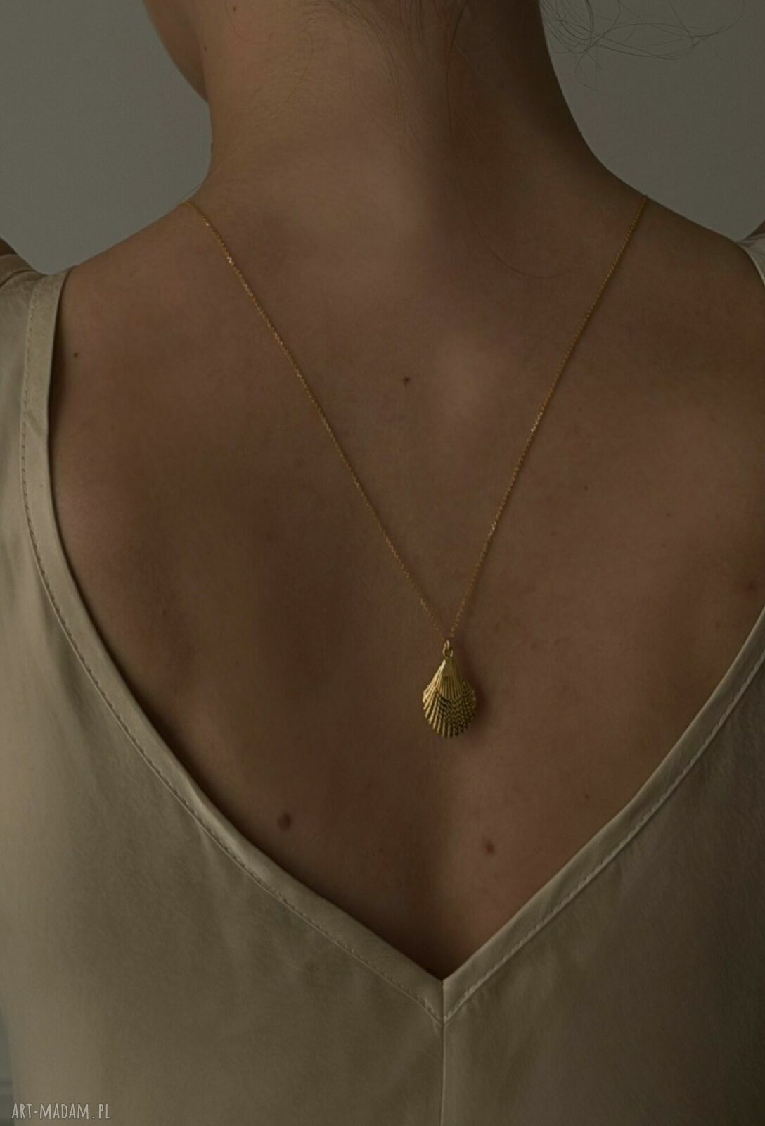 naszyjniki: Naszyjnik z różowego złota z muszlą handmade